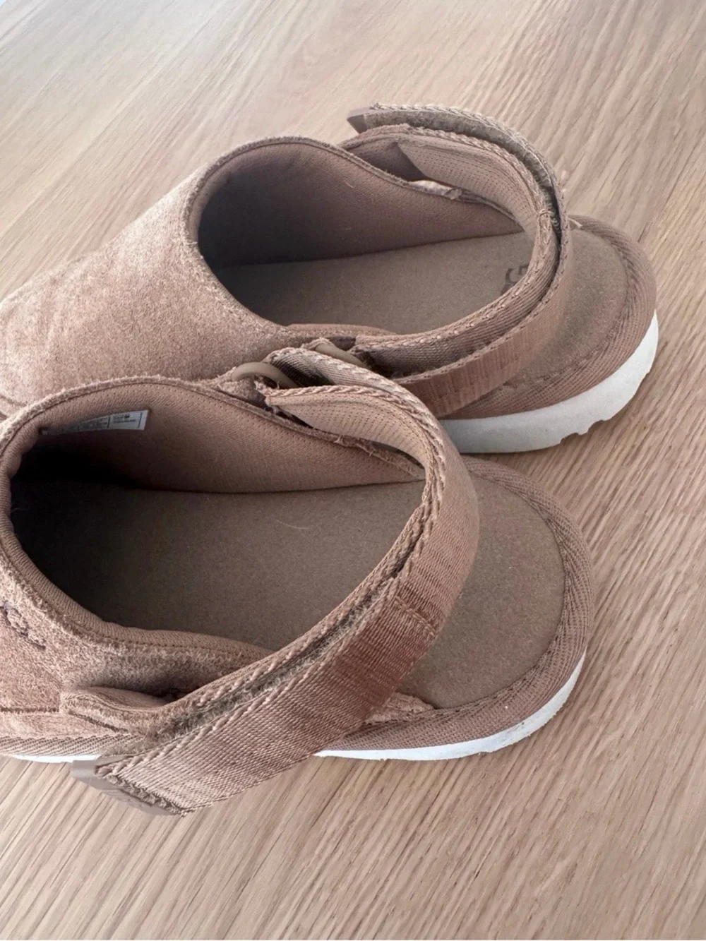 UGG Goldenstar clogs